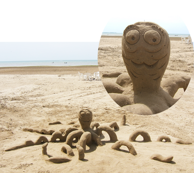 Sand octopus that the Curleys sculpted.